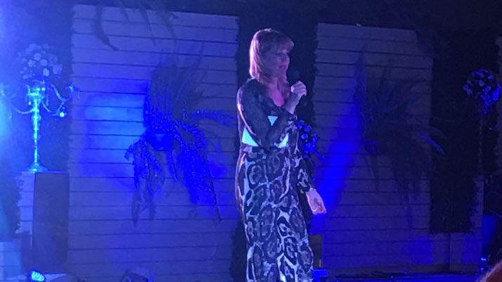 Santiaguentildeos presentes en el desfile de Di Domenico en Punta del Este