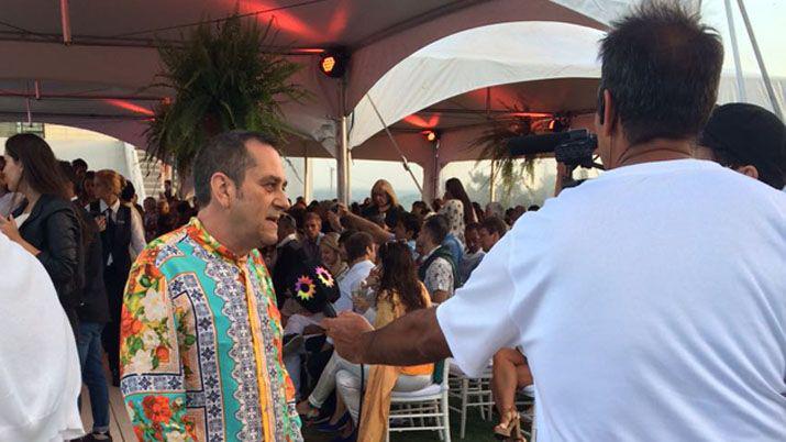 Santiaguentildeos presentes en el desfile de Di Domenico en Punta del Este