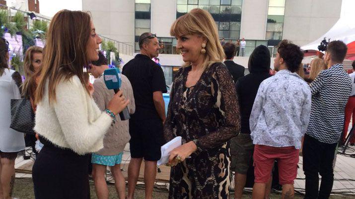 Santiaguentildeos presentes en el desfile de Di Domenico en Punta del Este