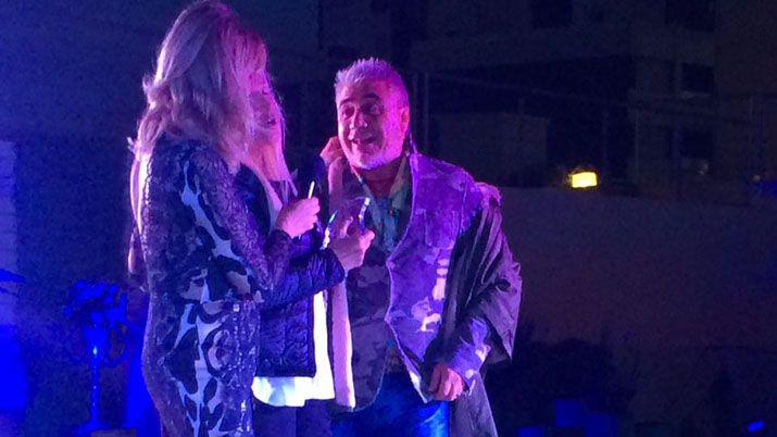 Santiaguentildeos presentes en el desfile de Di Domenico en Punta del Este