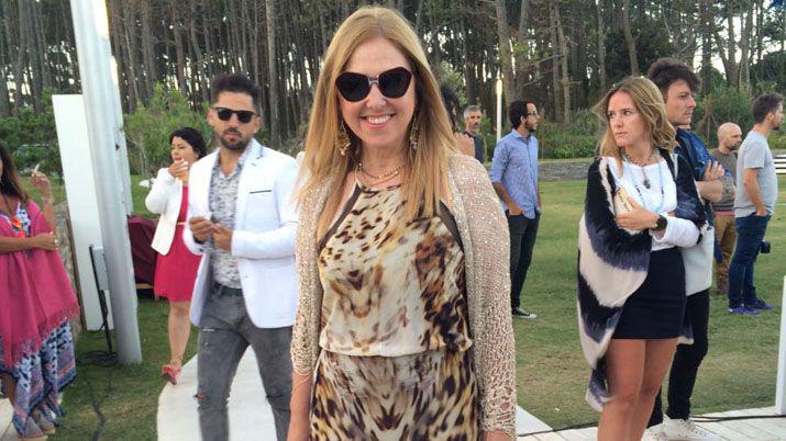 Santiaguentildeos presentes en el desfile de Di Domenico en Punta del Este