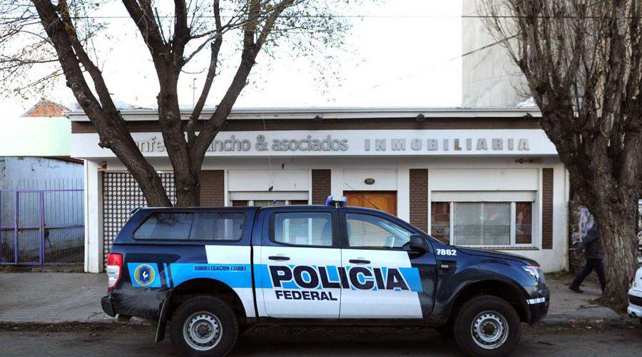 Riacuteo Gallegos- allanan una inmobiliaria ligada a los Kirchner