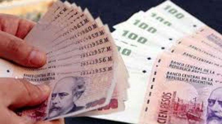 Llevoacute su camioneta a lavar y le robaron 25 mil pesos