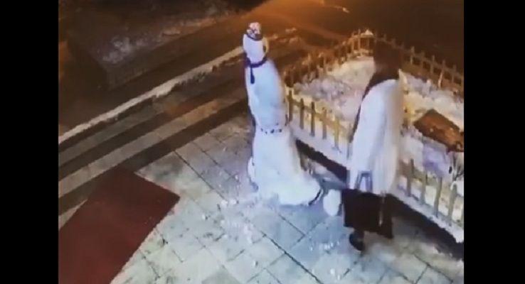 Mujer mata un muntildeeco de nieve y este toma venganza desde el maacutes allaacute