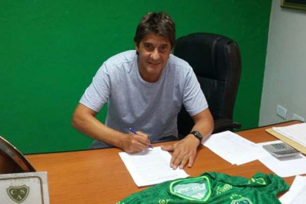 Quiroz suentildea con dejar  a Sarmiento en Primera 