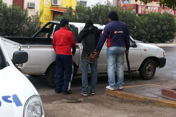 Fue a denunciar que su esposa lo untildeoacute y quedoacute preso por fracturarle la nariz