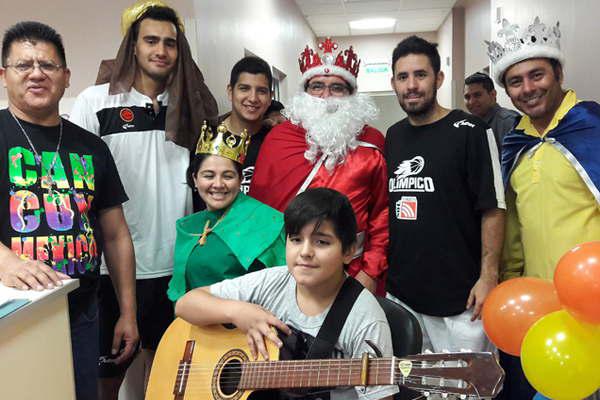 Oliacutempico festejoacute el Diacutea de Reyes con los maacutes chicos 
