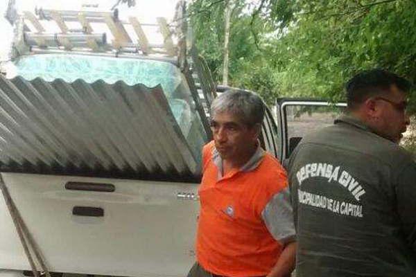 Defensa Civil asistioacute a vecinos afectados por la intensa lluvia