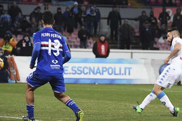Napoli vencioacute a Sampdoria y quedoacute como escolta