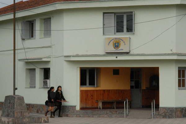 Docente fue viacutectima de dos ladrones- le quitaron la billetera con 1000