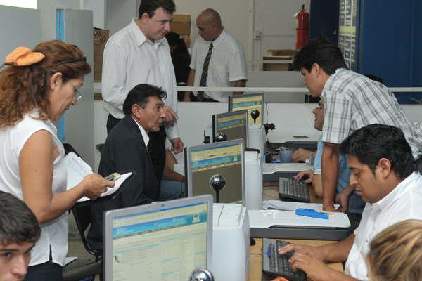 Doacutende y coacutemo tramitar el nuevo DNI tarjeta en Santiago