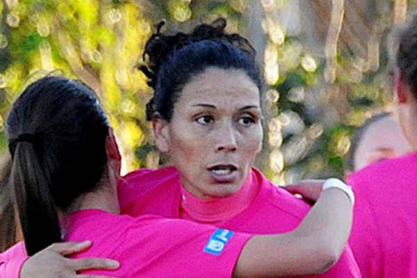 Mariela Coronel marcoacute un doblete para el Madrid CFF