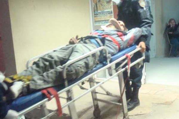 Una batalla campal en un baile terminoacute con tres acuchillados