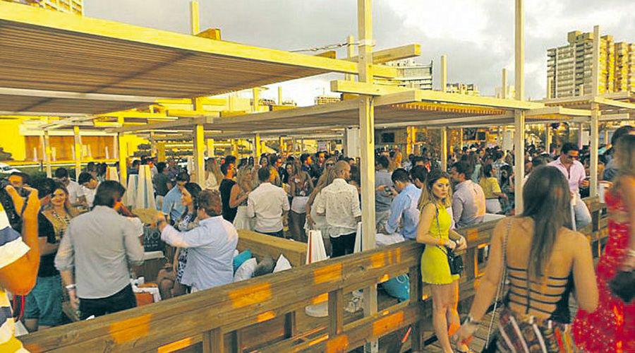 Se va el sol y la fiesta comienza en los paradores de Punta del Este