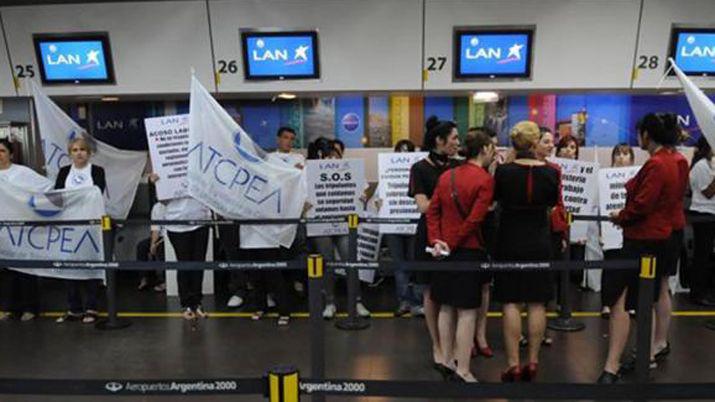 Se levantoacute el paro de empleados de Latam y se restablece el servicio