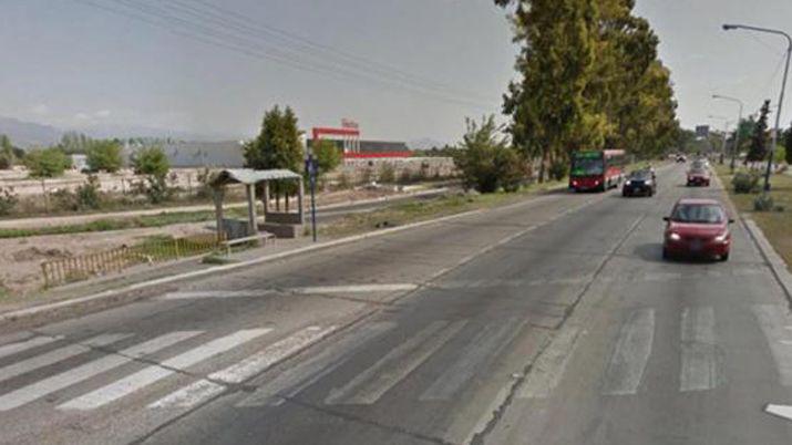 Robaron un auto y en la fuga mataron a una joven e hirieron a su bebeacute