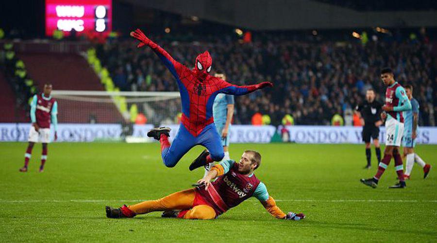 Penal al Hombre Arantildea durante el partido entre el City y West Ham