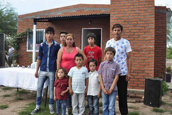 Invertiraacuten maacutes de 38 millones para construir viviendas sociales en dos barrios de la Capital