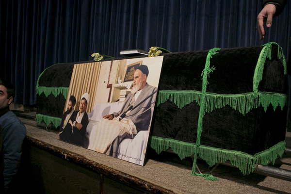 Los liacutederes y el pueblo de Iraacuten lloran y despiden con honores al expresidente Akbar Hashemi Rafsanjani