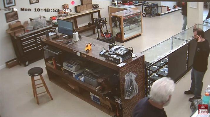 Fue a robar una negocio de armas y encontroacute un traacutegico final