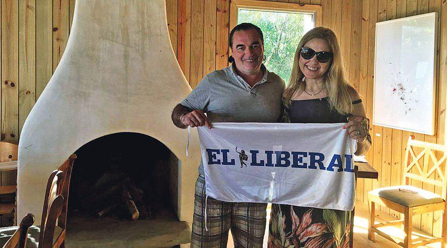 Silvina Luna y Luis Seguessa recibieron a EL LIBERAL en el complejo y guiaron el recorrido