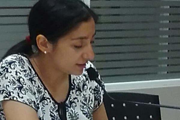 Hallan a una nintildea de 3 antildeos encerrada en su casa y con golpes