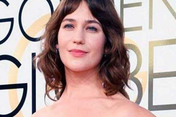 Joven actriz de Hollywood armoacute la poleacutemica tras posar con sus axilas sin depilar en sentildeal de protesta
