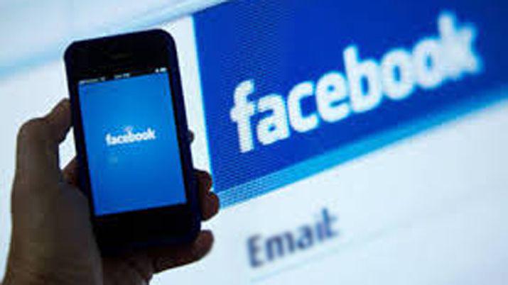 Amenazoacute a ex con subir un video hot a Facebook si le cobra el dinero que eacutel le debe