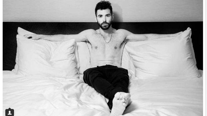 Nazareno Casero posoacute desnudo y revolucionoacute Instagram