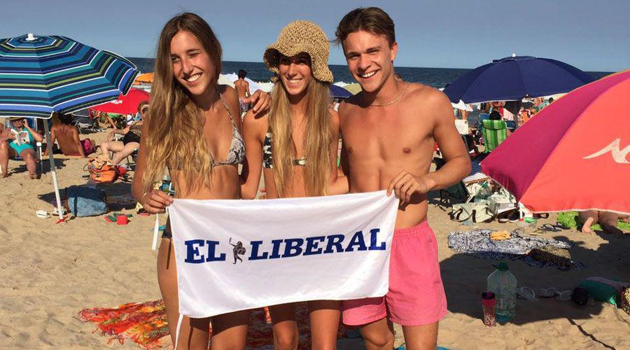 Los argentinos disfrutan de las vacaciones en las playas estentildeas