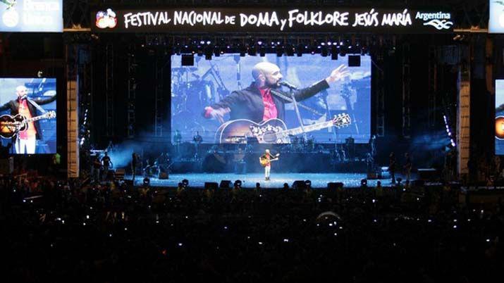 Abel Pintos coronoacute la noche maacutes exitosa del festival de Jesuacutes Mariacutea