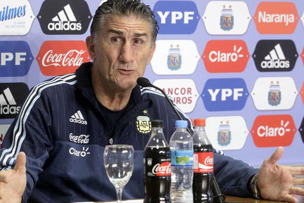 Bauza dijo que en 48 horas se definiraacute si Argentina jugaraacute o no en la Bombonera 