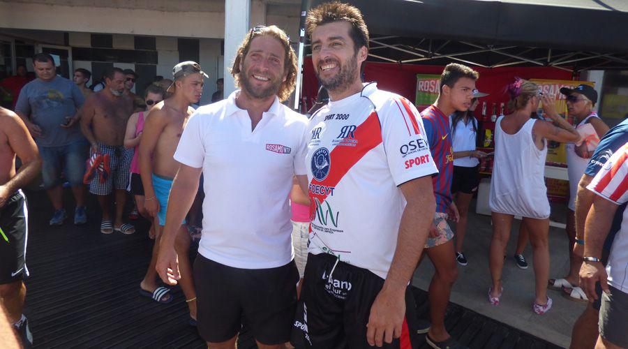 Los santiaguentildeos disfrutaron del claacutesico Boca-River en la playa