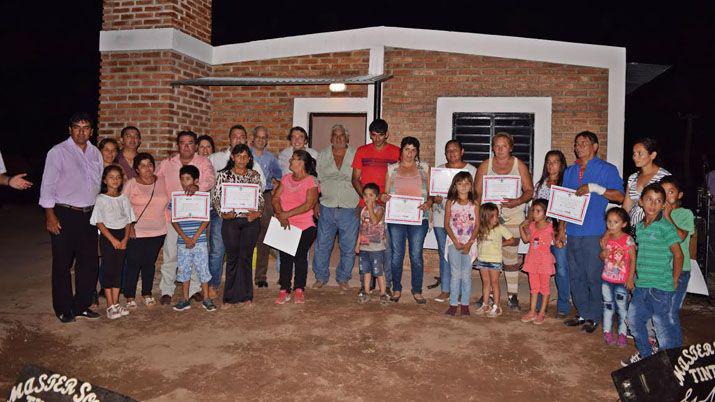 Entregan viviendas sociales en Lilo Viejo y en Tintina