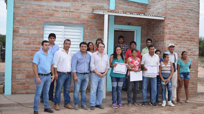 Entregan viviendas sociales en Lilo Viejo y en Tintina