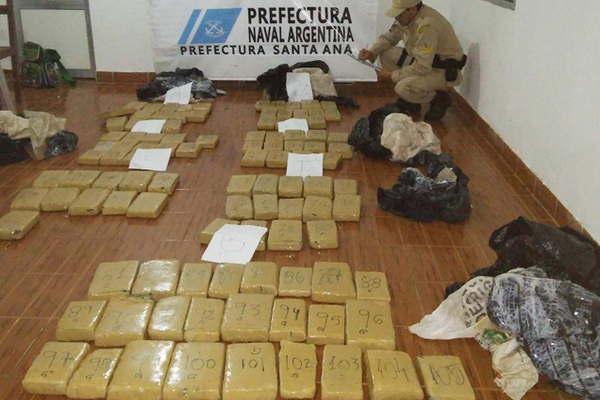 Efectivos de Prefectura secuestran 120 kilos de marihuana en Misiones