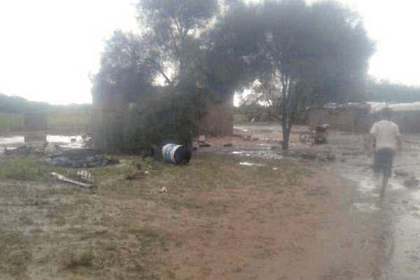 Fuerte tormenta ocasionoacute destrozos en Yuchaacuten y anegamientos en otros sitios