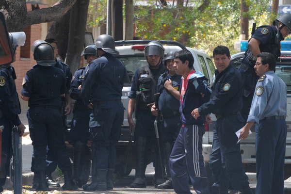 Apresan al sujeto que quiso abusar de su vecina dentro de una pensioacuten 