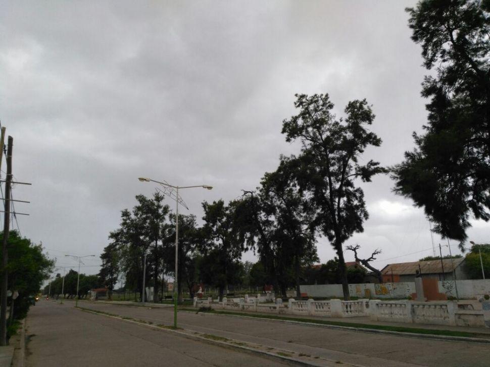 El cambio ya llegoacute al interior de Santiago y comenzoacute descender la temperatura