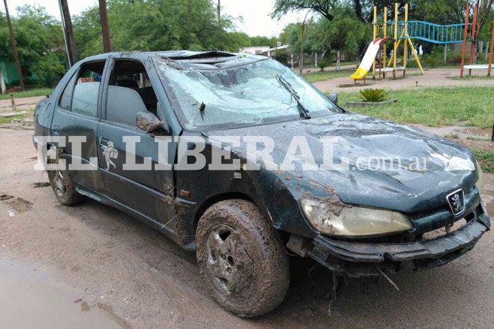 Joven quiso imitar a los corredores del Dakar y terminoacute volcando