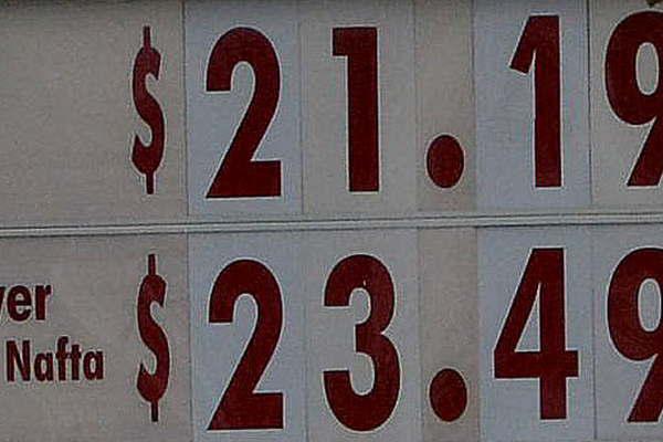 La brecha entre la nafta premium maacutes cara y la maacutes barata es de 1 por litro 