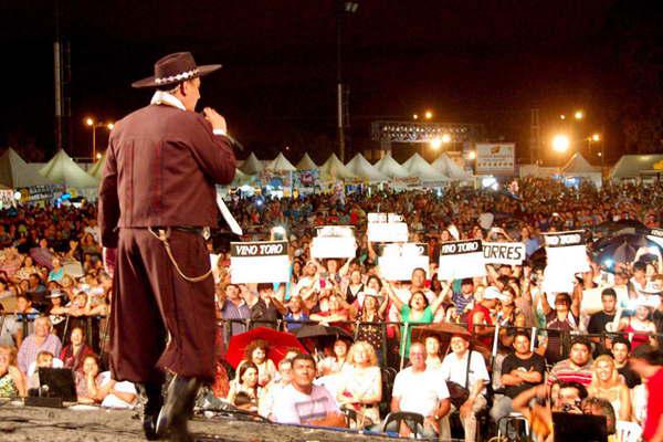 La Cuna de Poetas y Cantores abre sus puertas a lo mejor del folclore argentino y santiaguentildeo