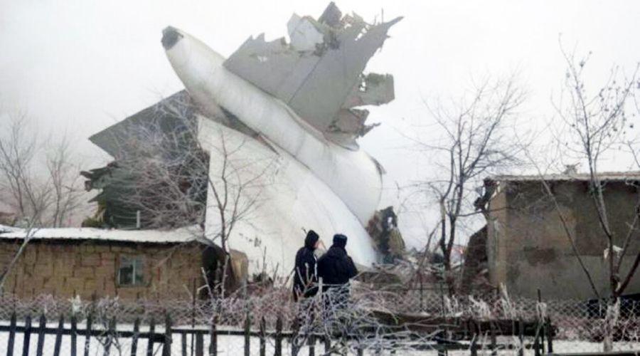 Al menos 37 muertos al caer un avioacuten en Kirguistaacuten