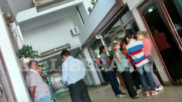 Familiares y amigos acompantildearon a Candela Osorio hasta su uacuteltima morada