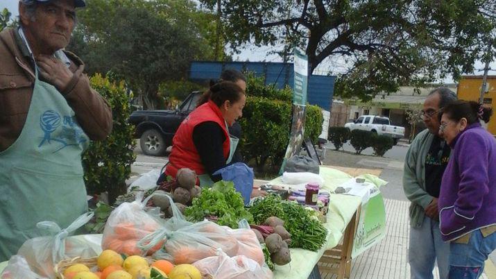 Se mantendraacute los saacutebados la Feria de la Agricultura Familiar