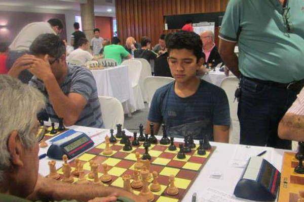 Mauricio Suaacuterez ganoacute el certamen de ajedrez Memorial Nicandro Rafael en la Capital