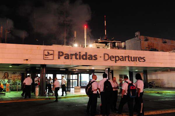 Paacutenico en Aeroparque por  un principio de incendio