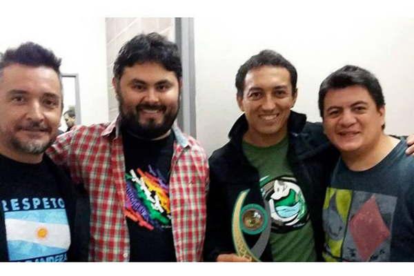 Orellana-Lucca se la juega con su propuesta musical y cosecha premios