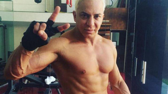 Flavio Mendoza compartioacute una foto tomando sol iexclcompletamente desnudo