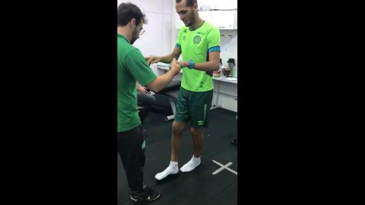 Tragedia del Chapecoense- la emocioacuten de Neto al volver a caminar